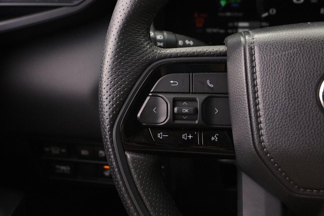 Toyota Sequoia Vehicle Image 14