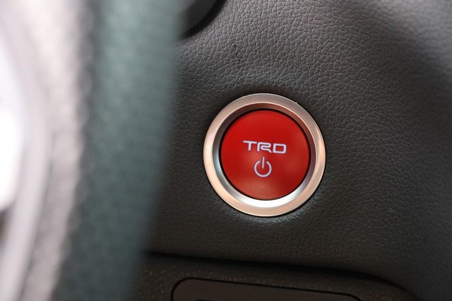 Toyota Sequoia Vehicle Image 17