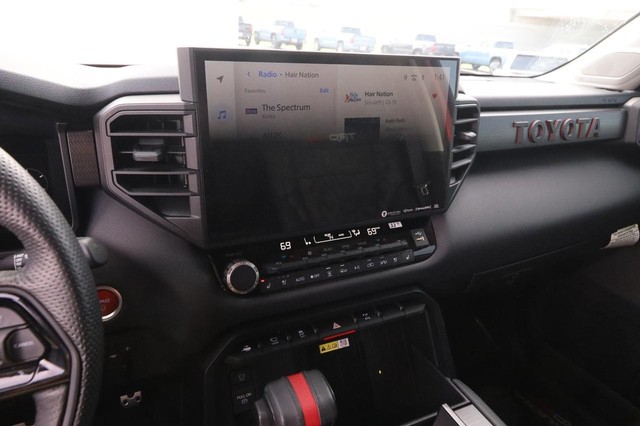 Toyota Sequoia Vehicle Image 18