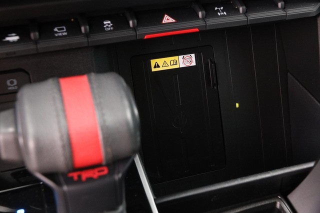 Toyota Sequoia Vehicle Image 22