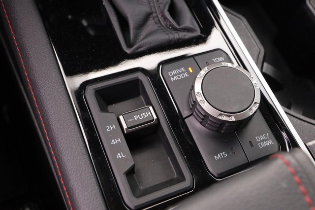 Toyota Sequoia Vehicle Image 23