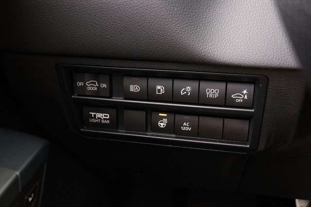 Toyota Sequoia Vehicle Image 24