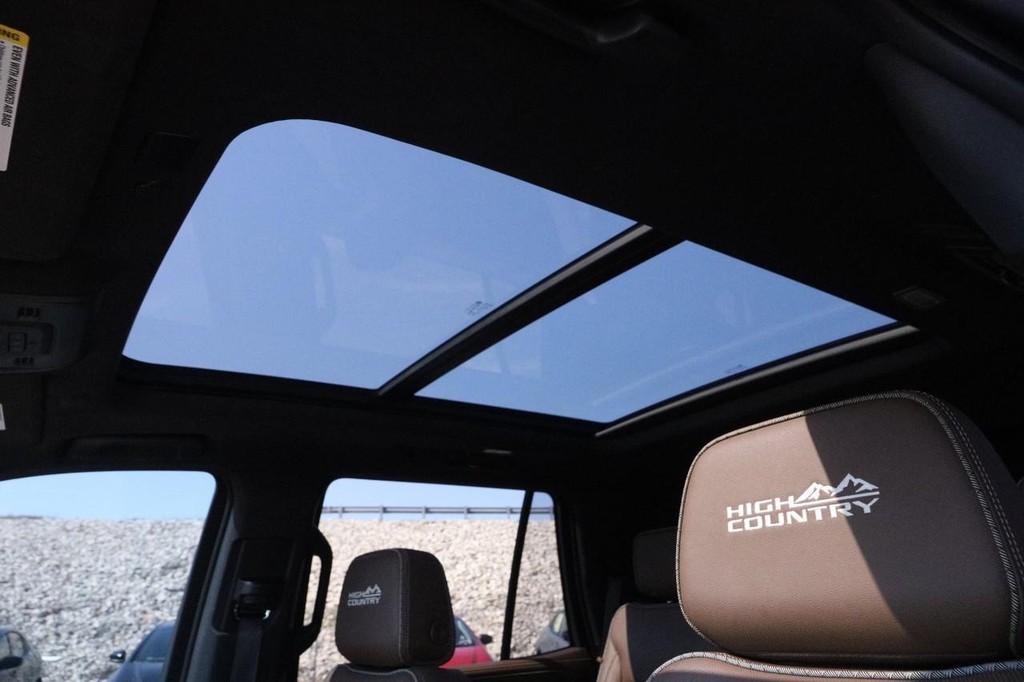 Chevrolet Tahoe Vehicle Full-screen Gallery Image 10