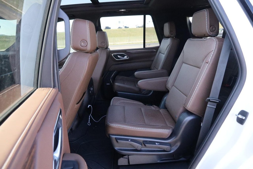 Chevrolet Tahoe Vehicle Full-screen Gallery Image 12