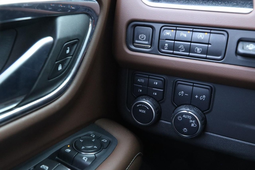 Chevrolet Tahoe Vehicle Full-screen Gallery Image 22