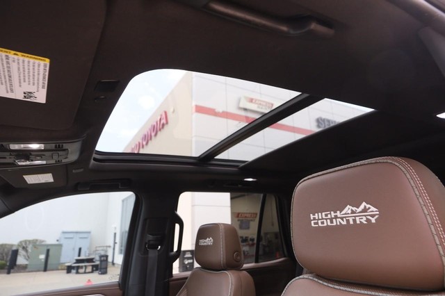 Chevrolet Tahoe Vehicle Image 10