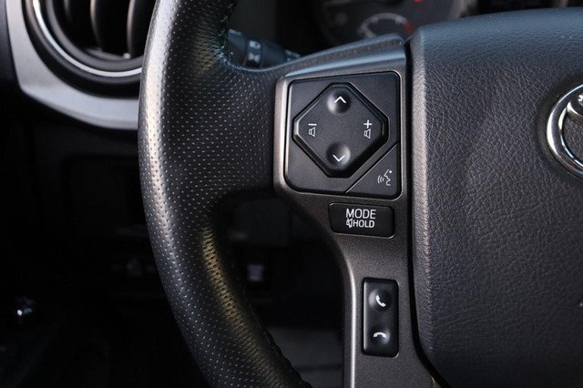 Toyota Tacoma Vehicle Image 11