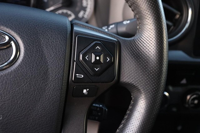 Toyota Tacoma Vehicle Image 12