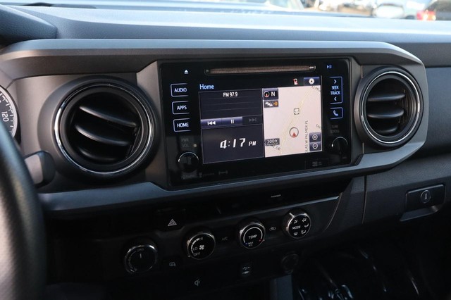 Toyota Tacoma Vehicle Image 14