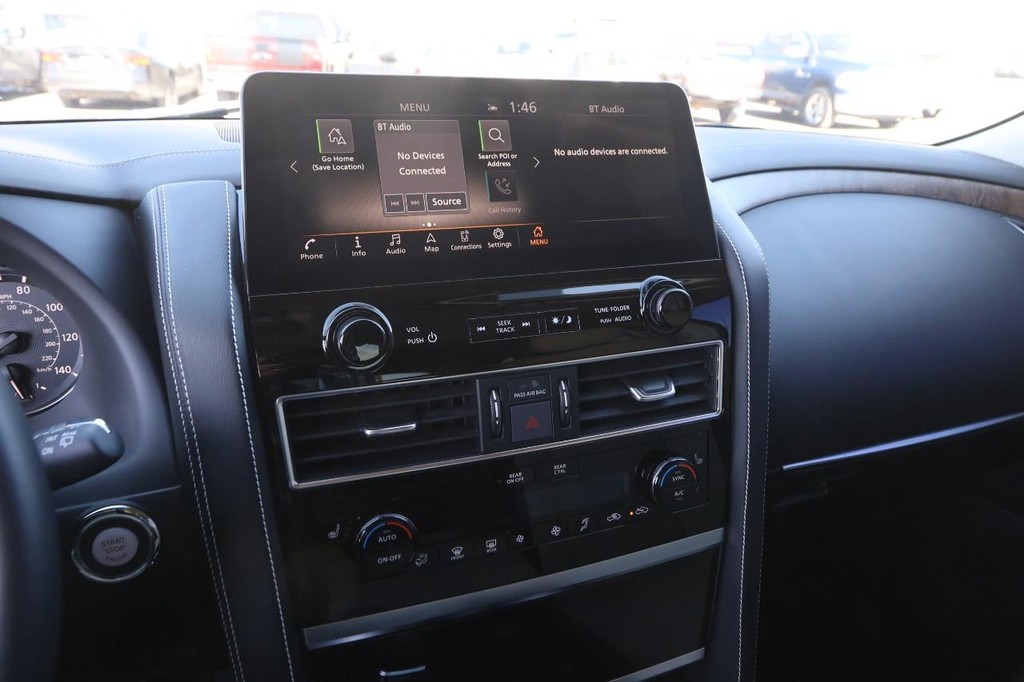 INFINITI QX80 Vehicle Full-screen Gallery Image 18