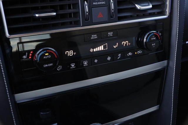 INFINITI QX80 Vehicle Image 20