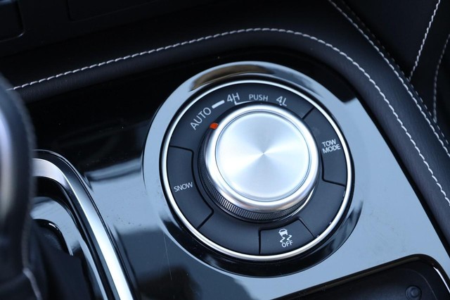 INFINITI QX80 Vehicle Image 21