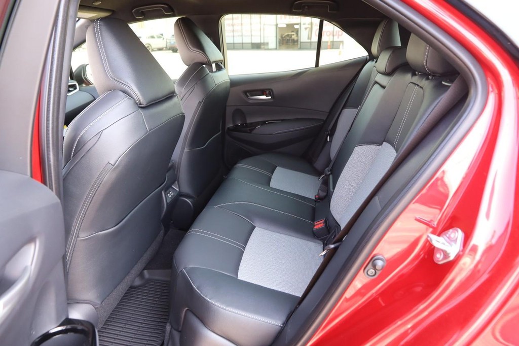 Toyota Corolla Hatchback Vehicle Full-screen Gallery Image 9