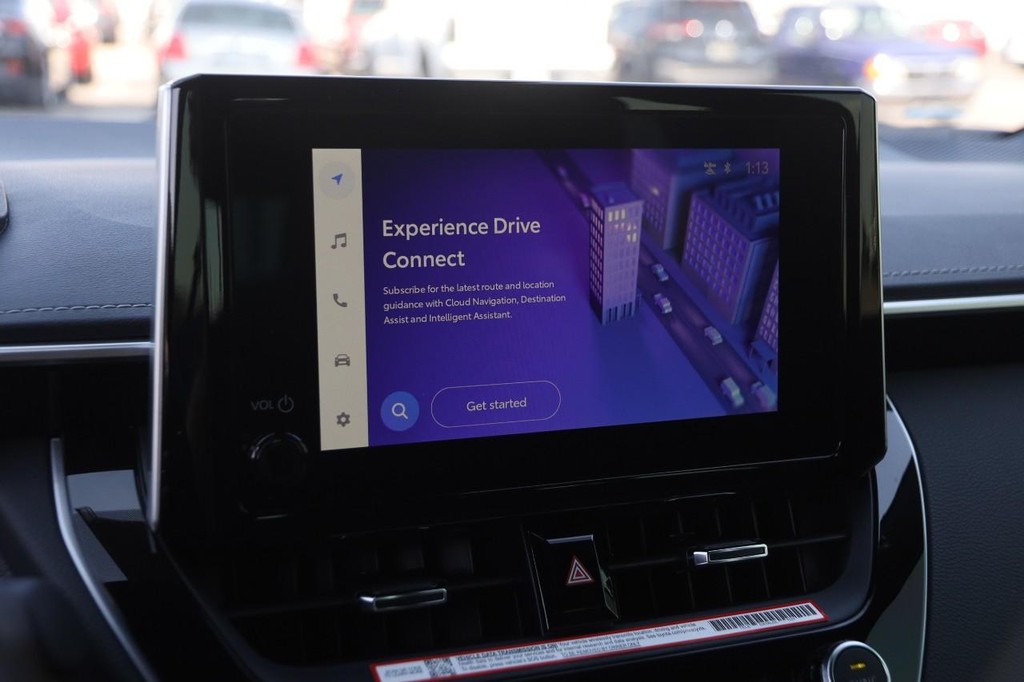 Toyota Corolla Hatchback Vehicle Full-screen Gallery Image 15