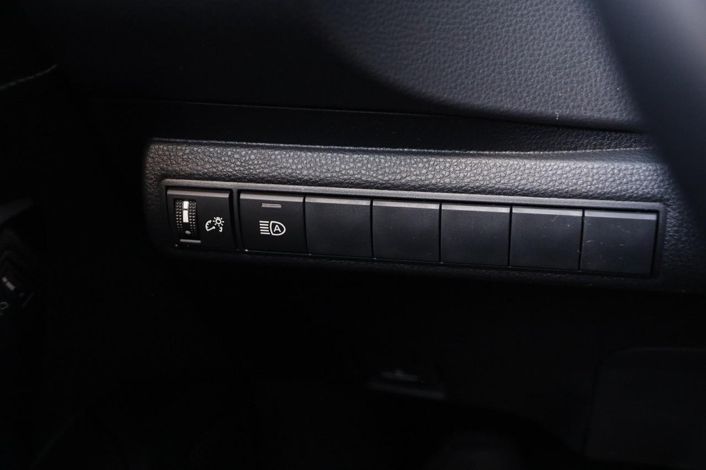 Toyota Corolla Hatchback Vehicle Full-screen Gallery Image 19