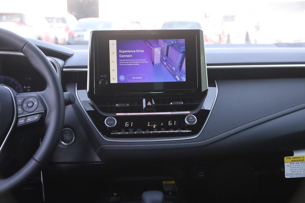 Toyota Corolla Hatchback Vehicle Full-screen Gallery Image 23