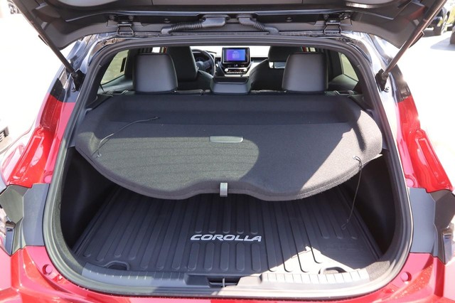 Toyota Corolla Hatchback Vehicle Image 07