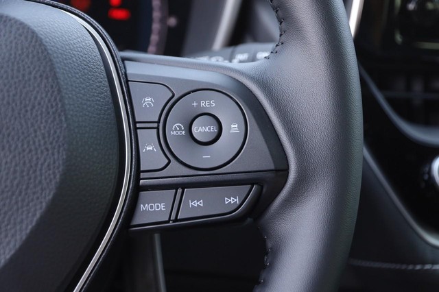 Toyota Corolla Hatchback Vehicle Image 12