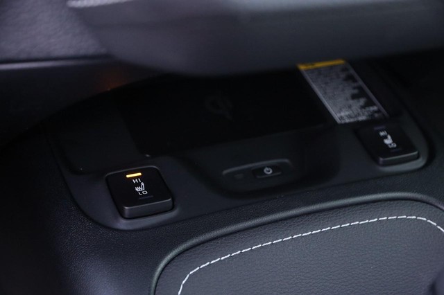 Toyota Corolla Hatchback Vehicle Image 18