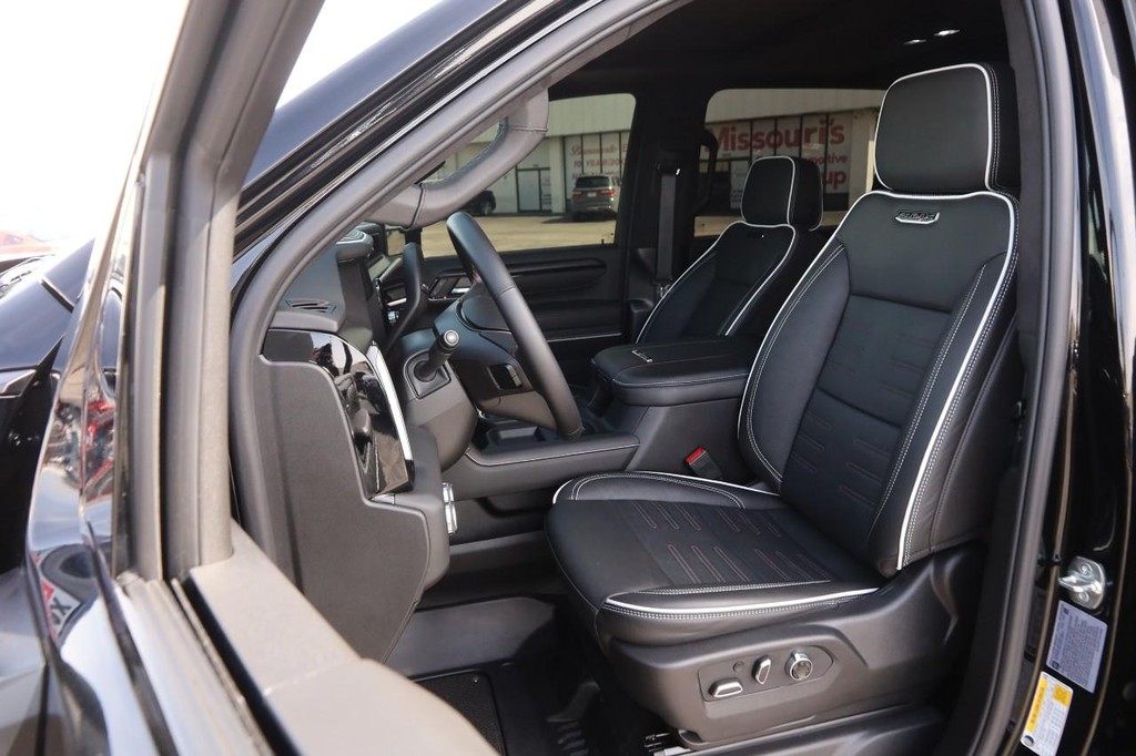 GMC Sierra 2500HD Vehicle Full-screen Gallery Image 10