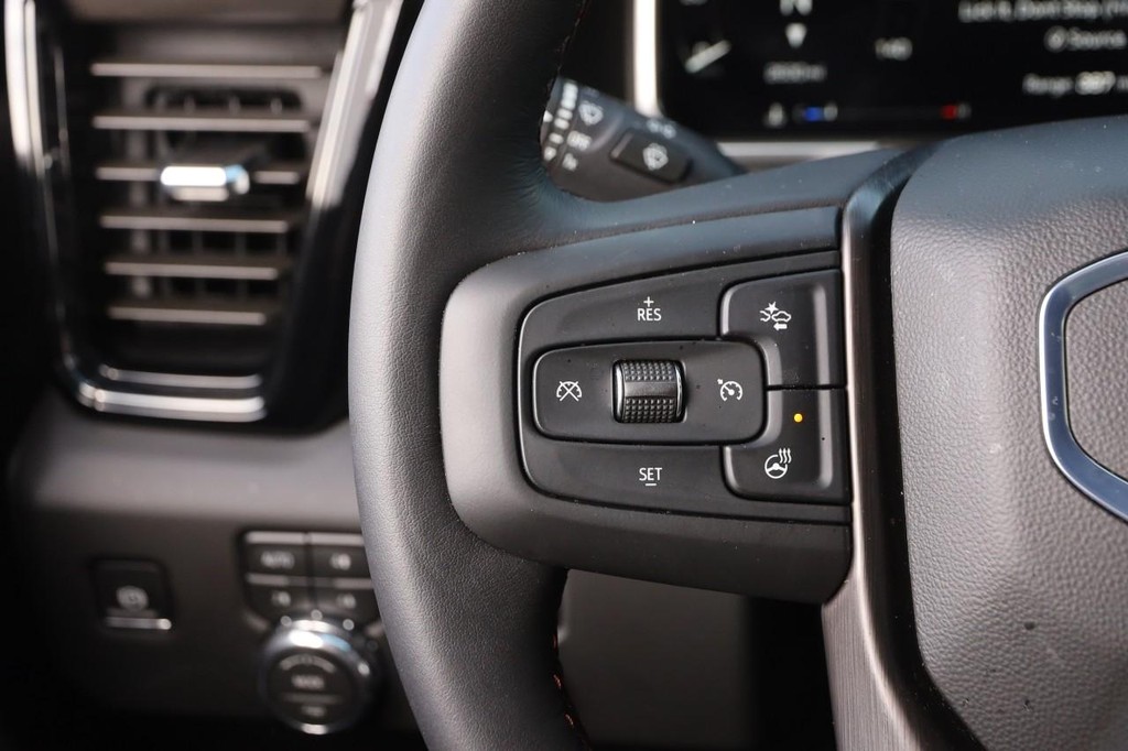 GMC Sierra 2500HD Vehicle Full-screen Gallery Image 13