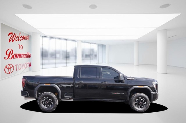 GMC Sierra 2500HD Vehicle Image 05