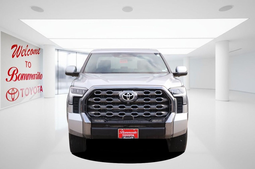Toyota Tundra 4WD Vehicle Full-screen Gallery Image 4