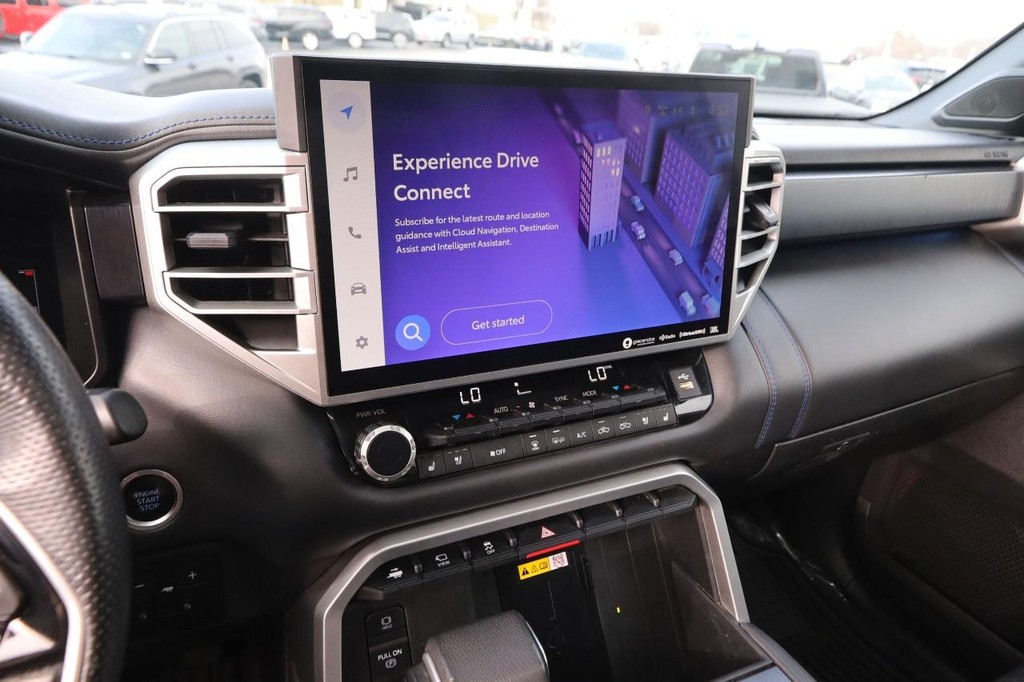 Toyota Tundra 4WD Vehicle Full-screen Gallery Image 16