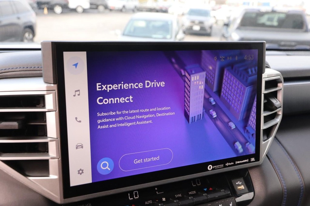 Toyota Tundra 4WD Vehicle Full-screen Gallery Image 17