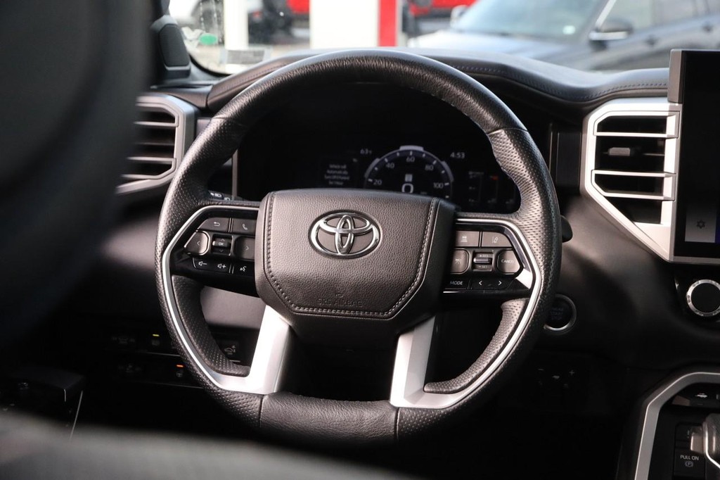 Toyota Tundra 4WD Vehicle Full-screen Gallery Image 24
