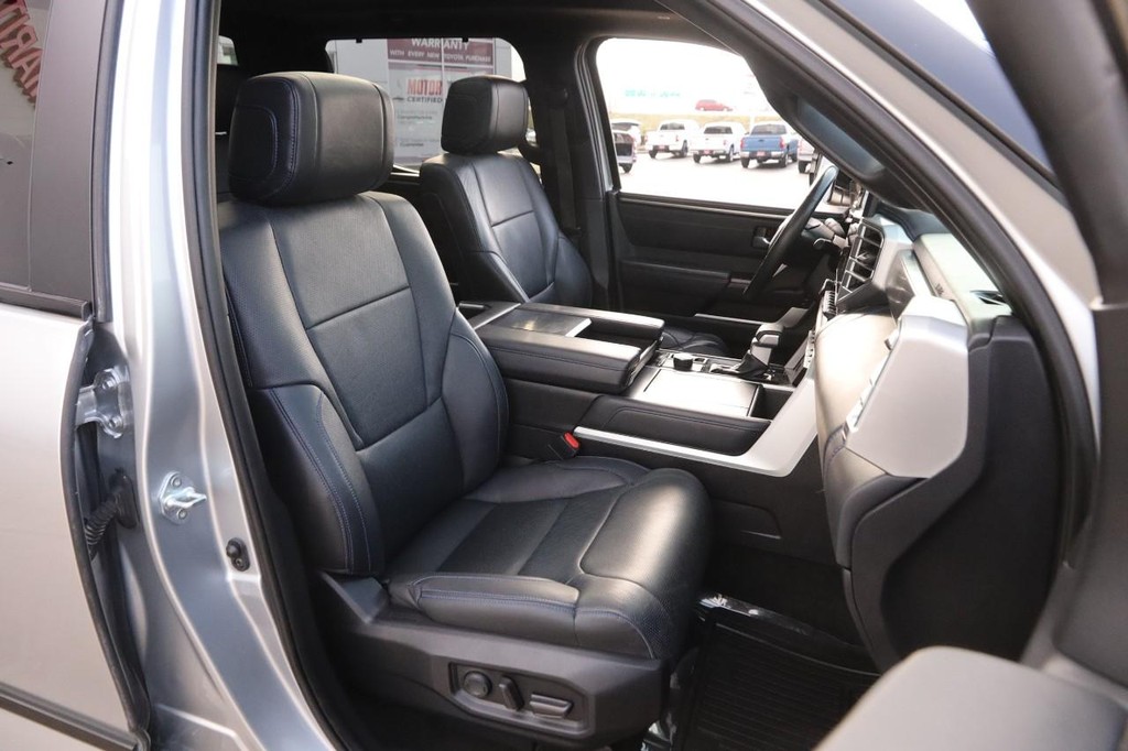 Toyota Tundra 4WD Vehicle Full-screen Gallery Image 27