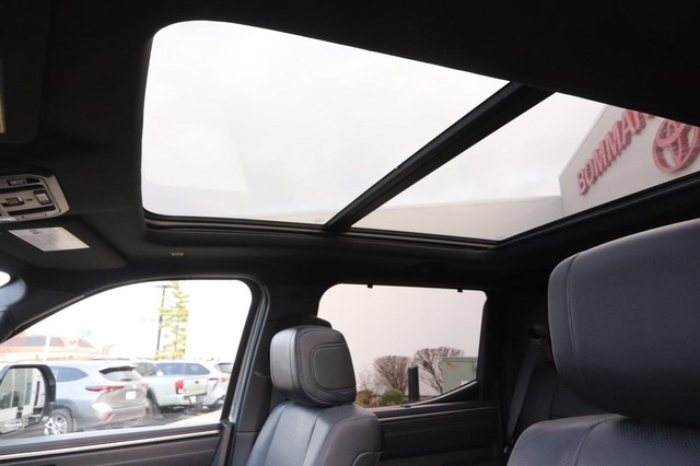 Toyota Tundra 4WD Vehicle Image 10