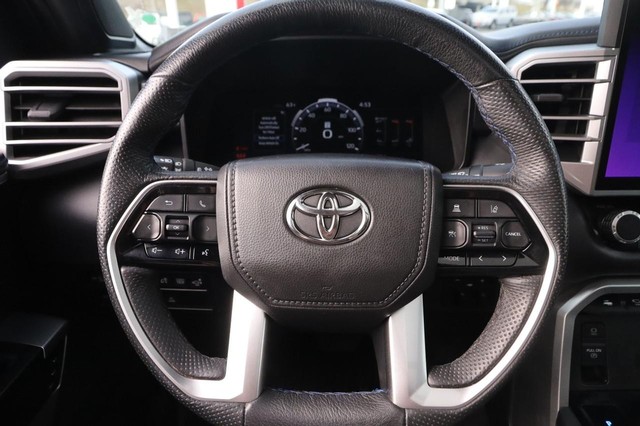 Toyota Tundra 4WD Vehicle Image 11