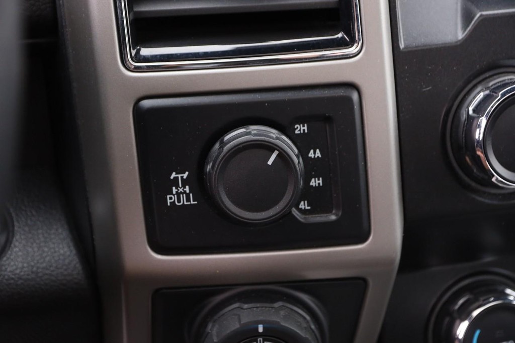 Ford F-150 Vehicle Full-screen Gallery Image 19