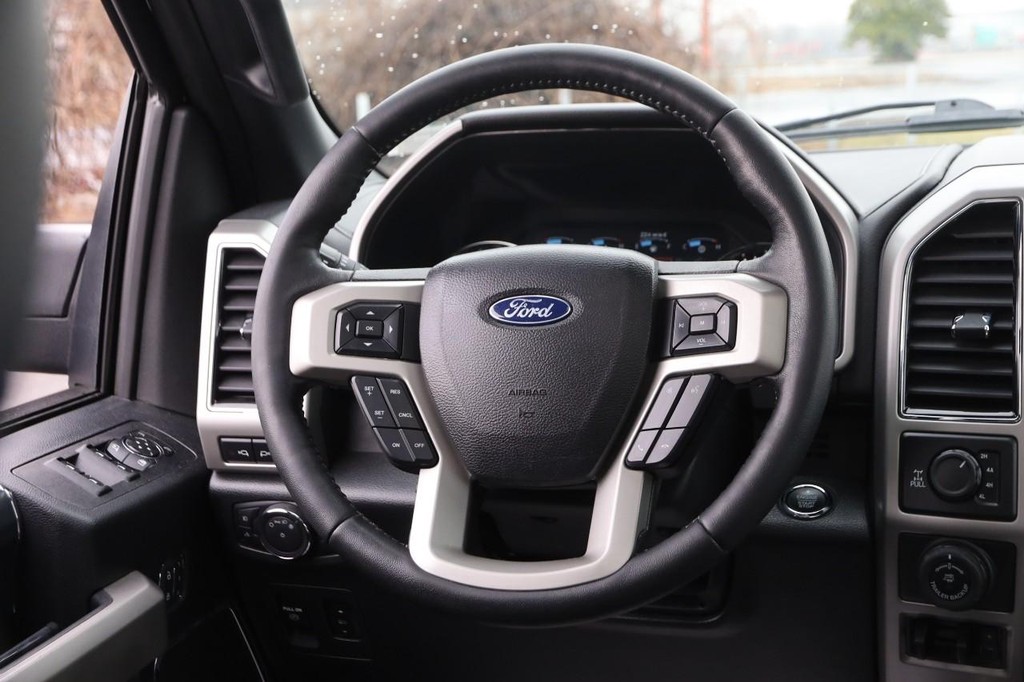 Ford F-150 Vehicle Full-screen Gallery Image 23