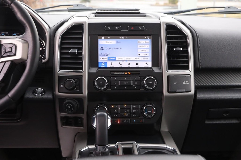 Ford F-150 Vehicle Full-screen Gallery Image 24