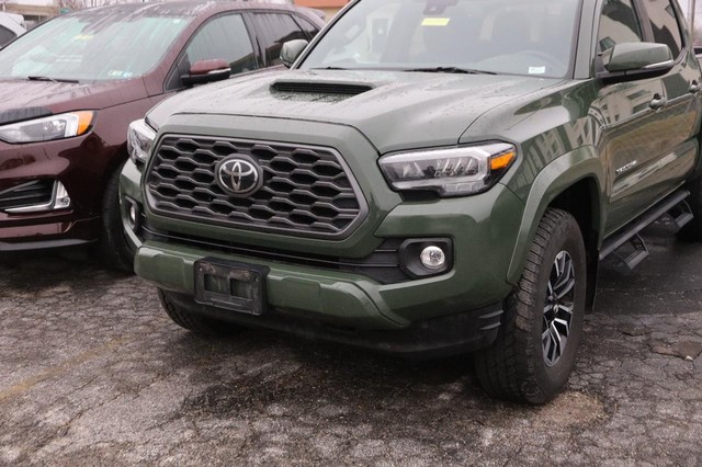 Toyota Tacoma 4WD Vehicle Image 05