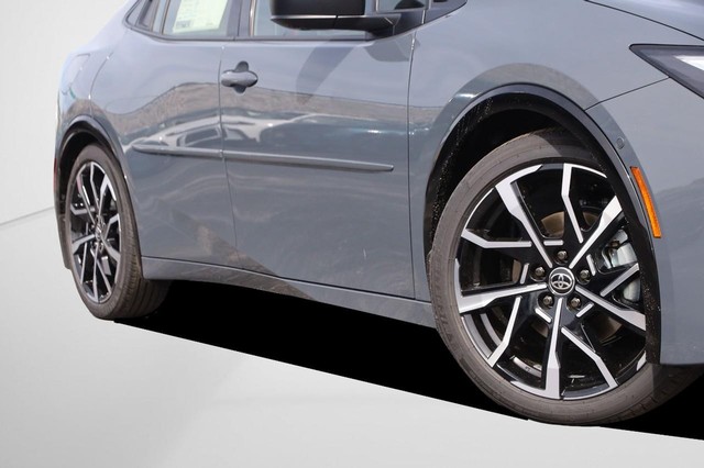 Toyota Prius Plug-In Hybrid Vehicle Image 03