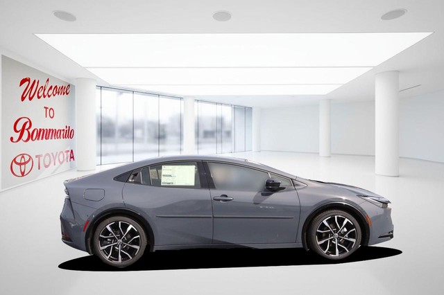 Toyota Prius Plug-In Hybrid Vehicle Image 05