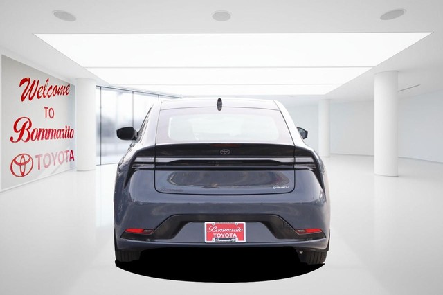 Toyota Prius Plug-In Hybrid Vehicle Image 06