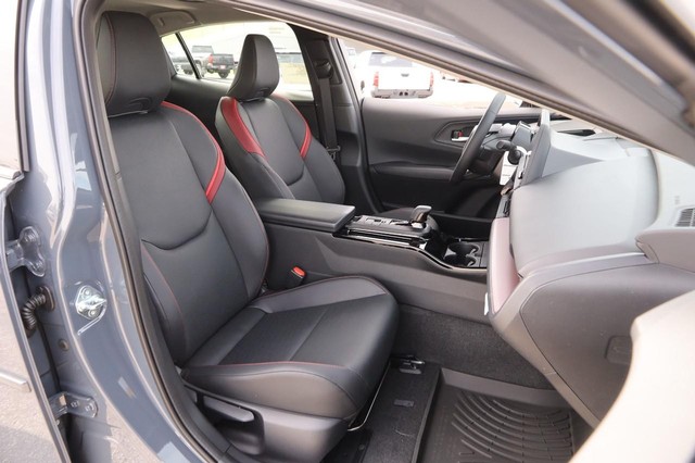 Toyota Prius Plug-In Hybrid Vehicle Image 27