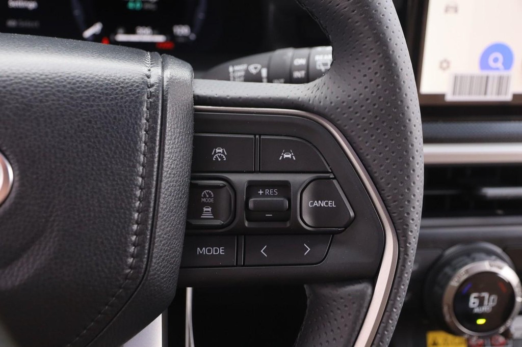 Toyota 4Runner Vehicle Full-screen Gallery Image 14