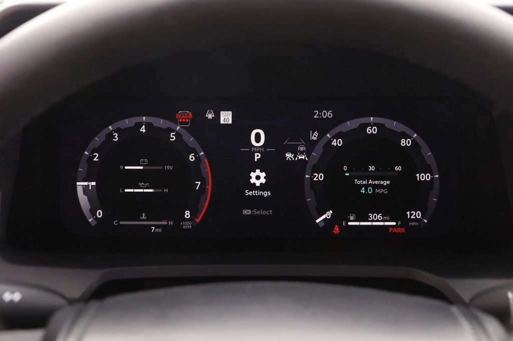 Toyota 4Runner Vehicle Full-screen Gallery Image 15