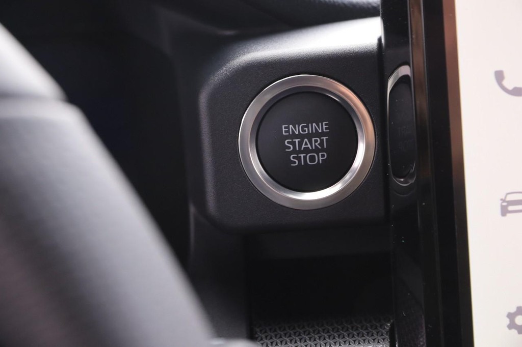 Toyota 4Runner Vehicle Full-screen Gallery Image 16