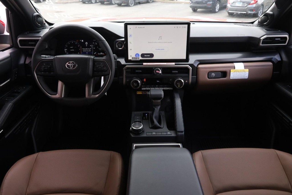 Toyota 4Runner Vehicle Full-screen Gallery Image 22