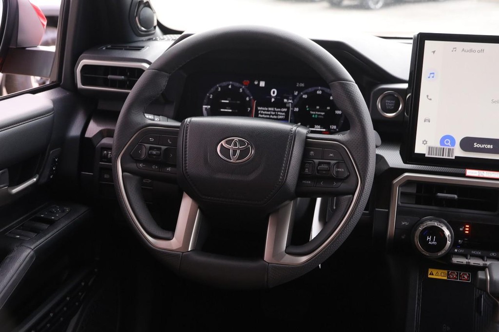 Toyota 4Runner Vehicle Full-screen Gallery Image 24