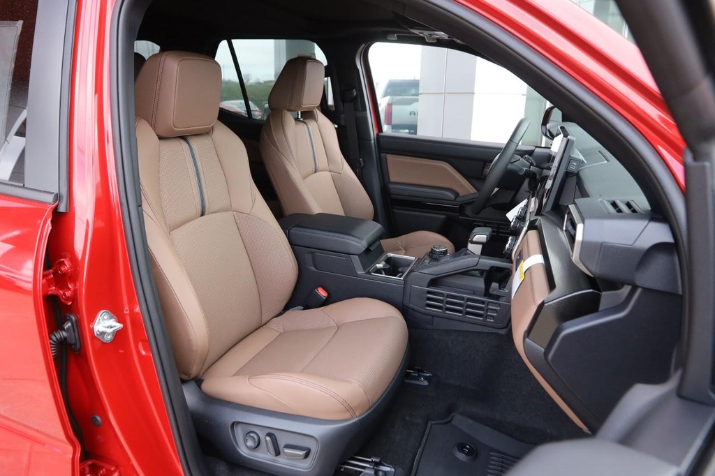 Toyota 4Runner Vehicle Full-screen Gallery Image 27