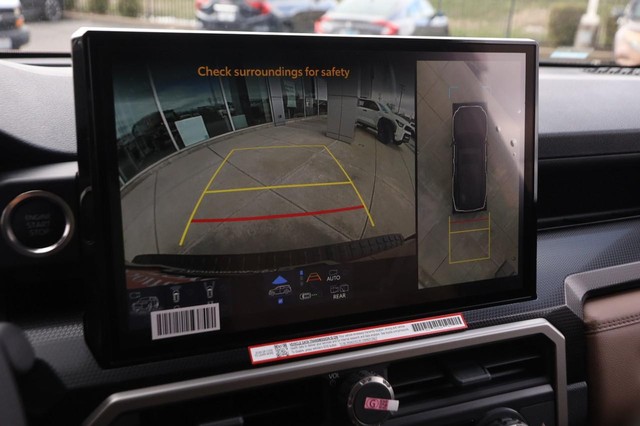 Toyota 4Runner Vehicle Image 18