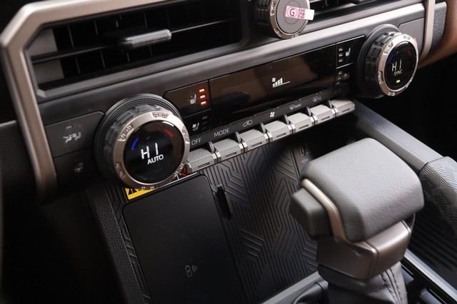 Toyota 4Runner Vehicle Image 19