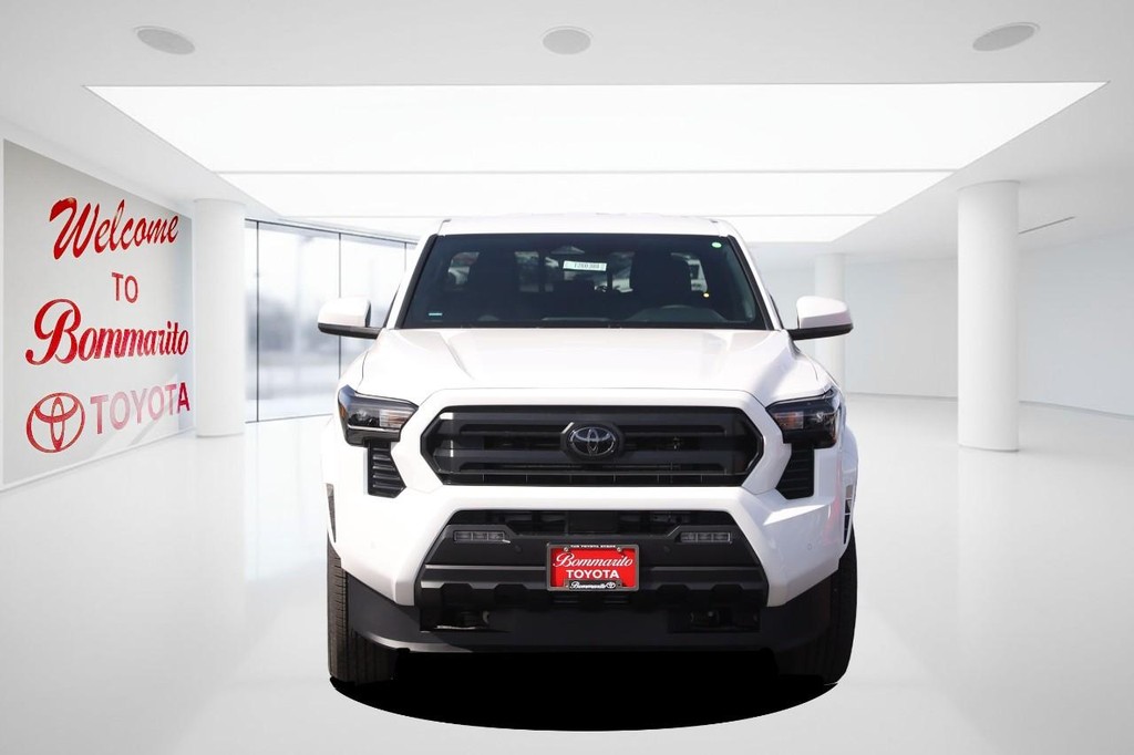 Toyota Tacoma 4WD Vehicle Full-screen Gallery Image 4